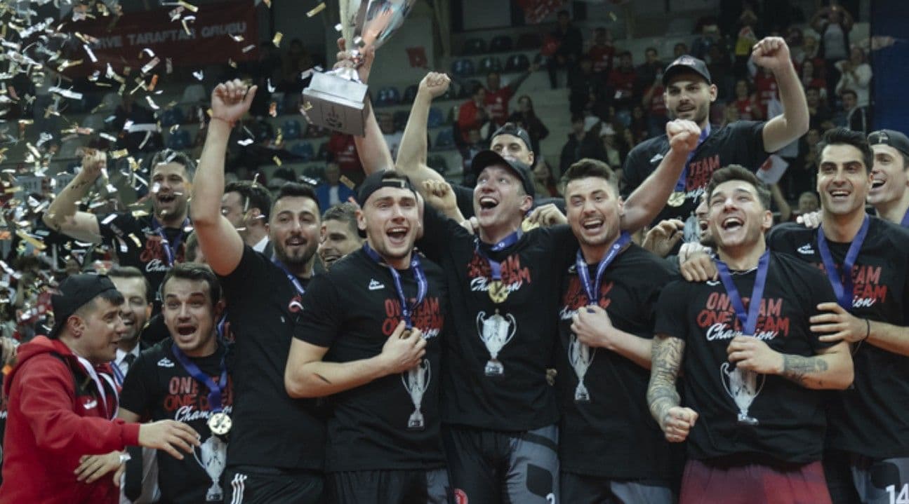 Ziraat Bankkart Erkek Voleybol Takımından 2 veda