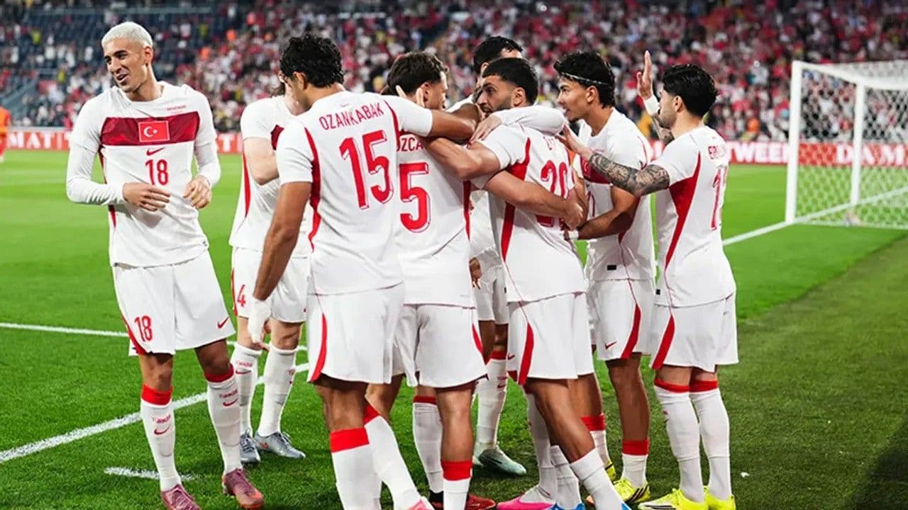 Köşe yazarları, Türkiye - Kuzey Makedonya maçında aynı noktada buluştu!