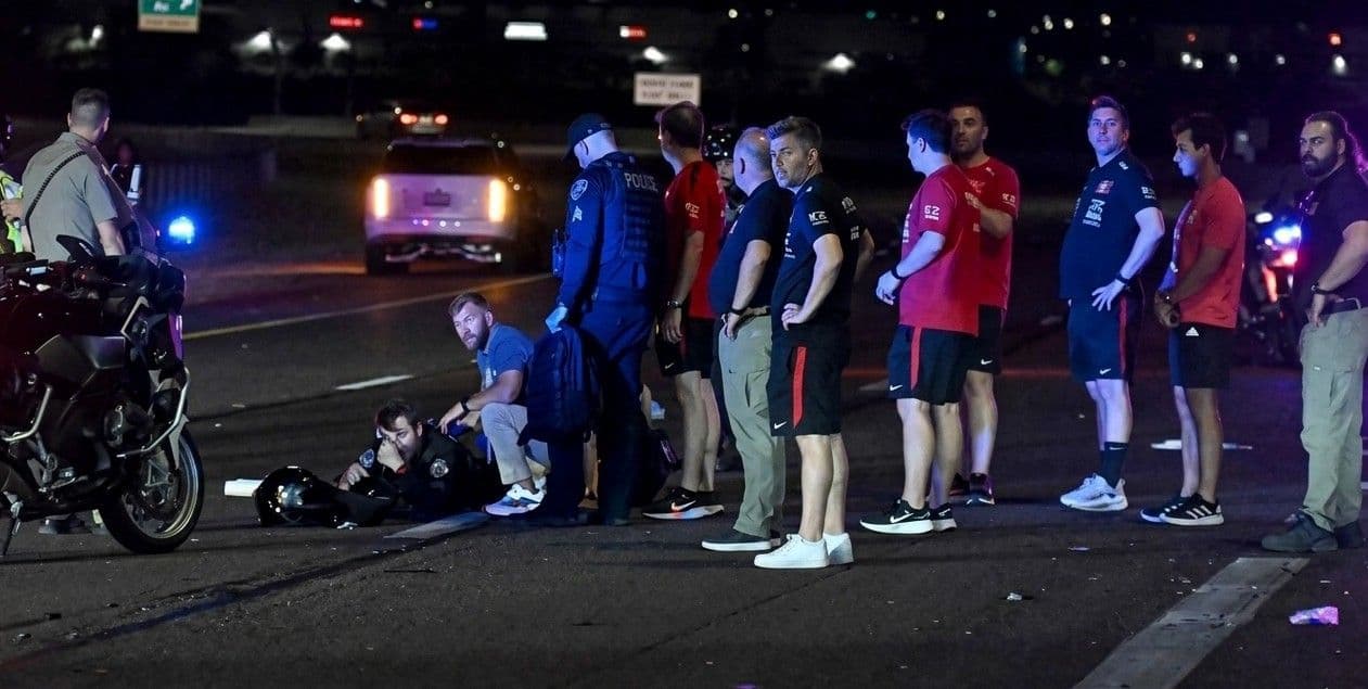 A Milli Futbol Takımı'na eşlik eden motosikletli polis kaza yaptı