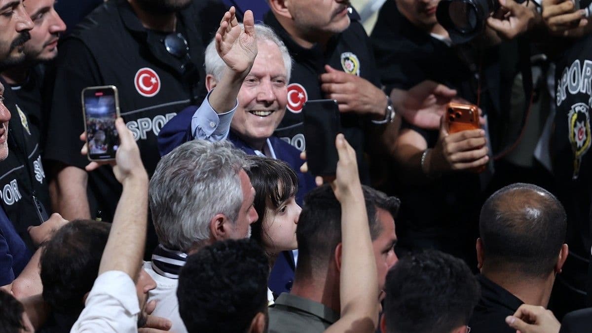 Aziz Yıldırım, Vedat Muriqi'nin ardından Guirassy'nin transferini de bitirmeye çok yakın