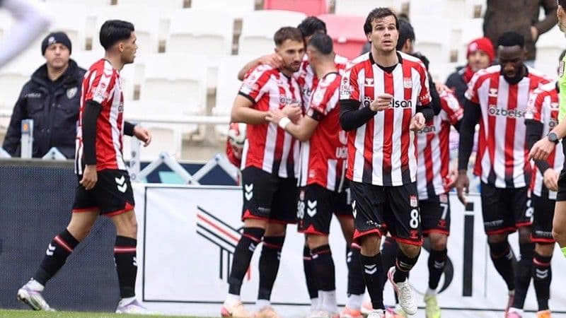 Sivasspor bu sezon ilk kez "3'te 3" yaptı