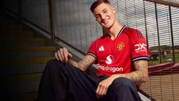 Michael Owen’dan Sesko yorumu: “United için çözüm değil”