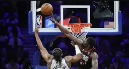 Adem Bona bloklarıyla maça damga vurdu, 76ers play-off biletini aldı