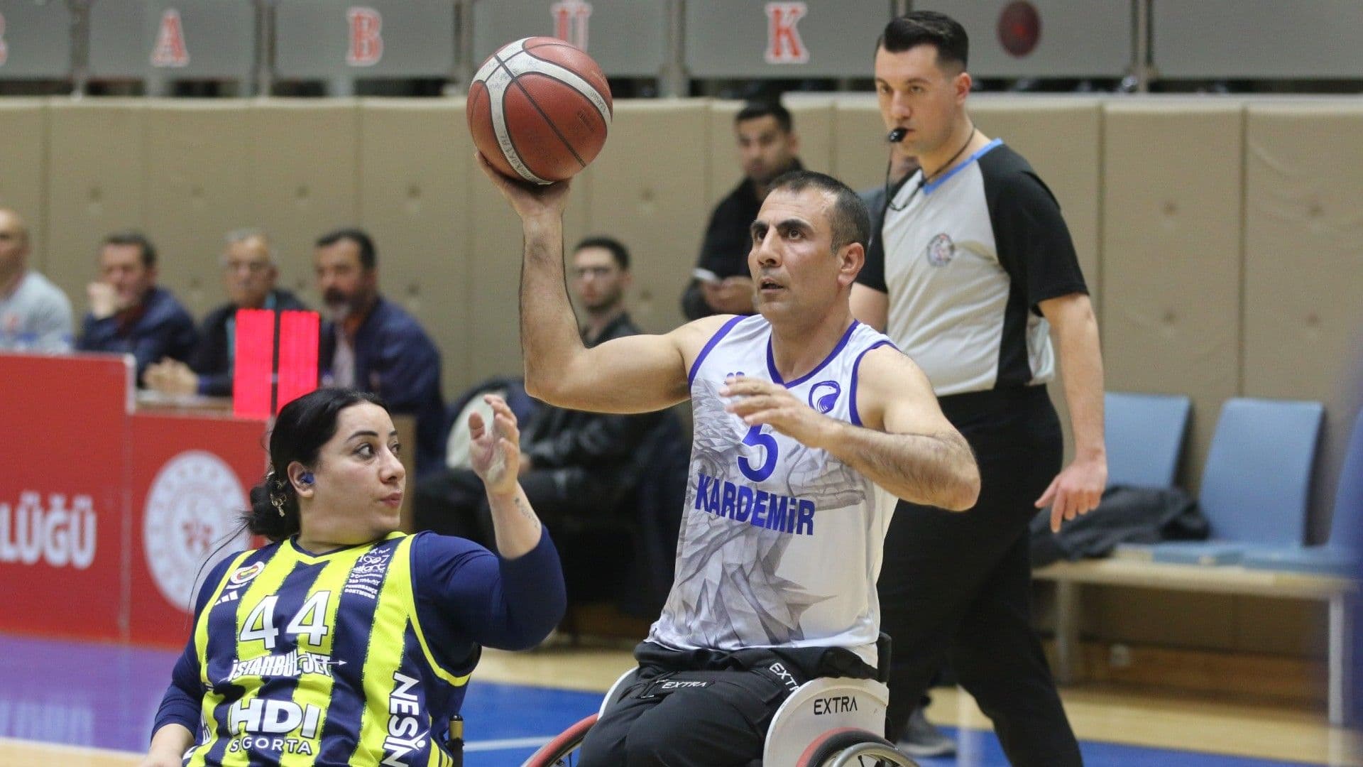 Fenerbahçe’den Karabük’te farklı galibiyet! Süper Lig’de zirve takibi