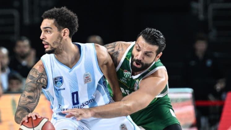 Türk Telekom deplasmanda son topta Bursaspor'u mağlup etti!