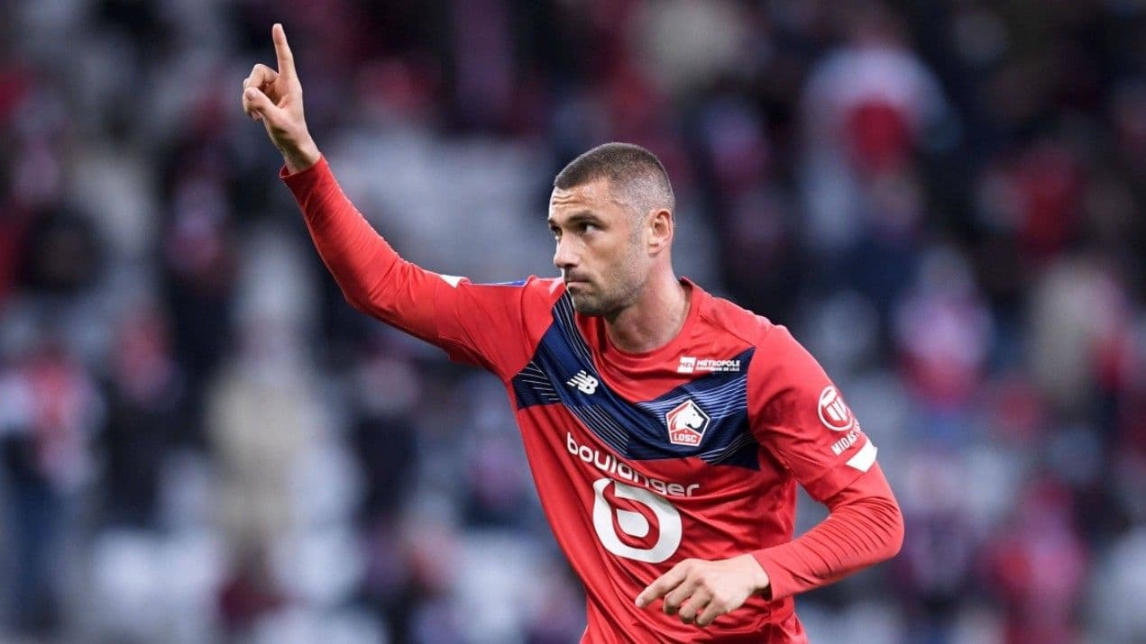 Oyuncuyken şampiyon yaptığı Lille, Burak Yılmaz'ı takip ediyor