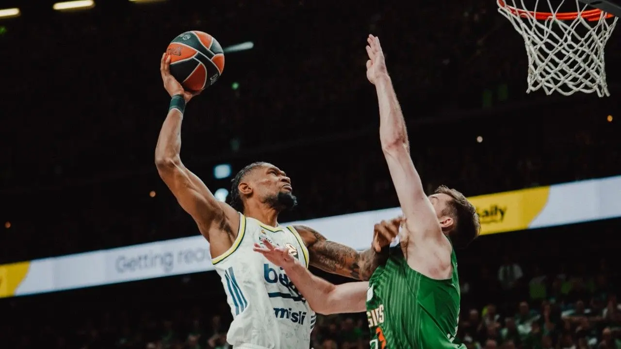 Son şampiyon Fenerbahçe Beko, Final Four'a yükseldi