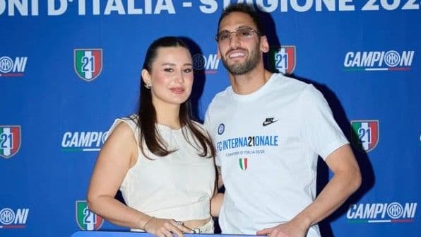 Hakan Çalhanoğlu'nun eşi Sinem Çalhanoğlu'ndan olay paylaşım!