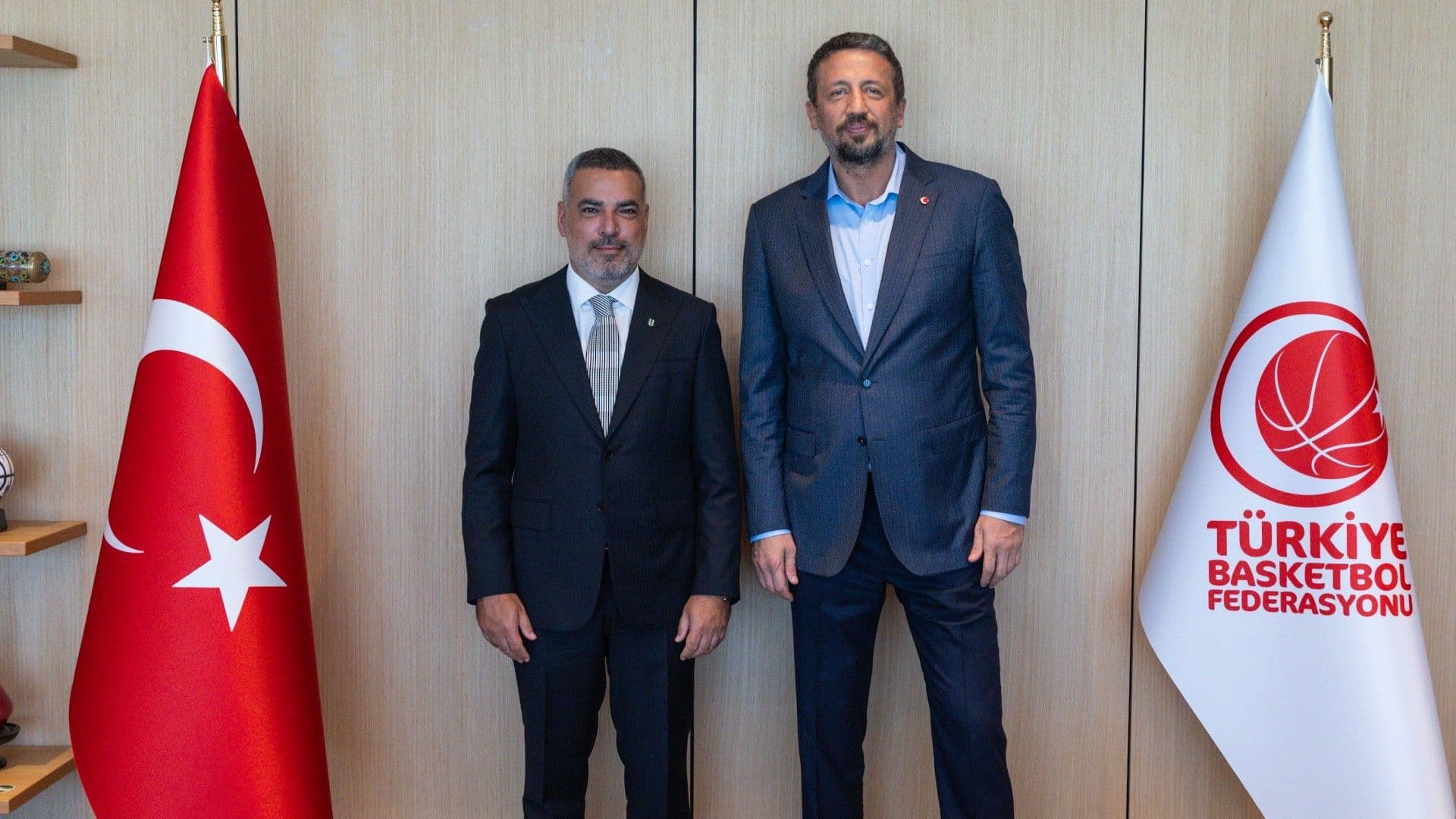Özkan Arseven'den TBF Başkanı Hidayet Türkoğlu'na ziyaret