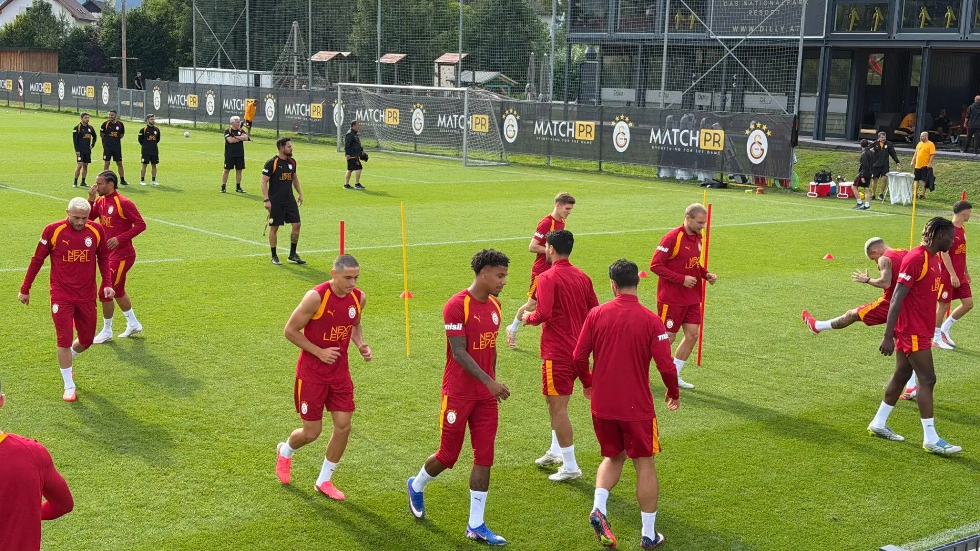 Galatasaray, yeni sezon hazırlıklarını sürdürüyor