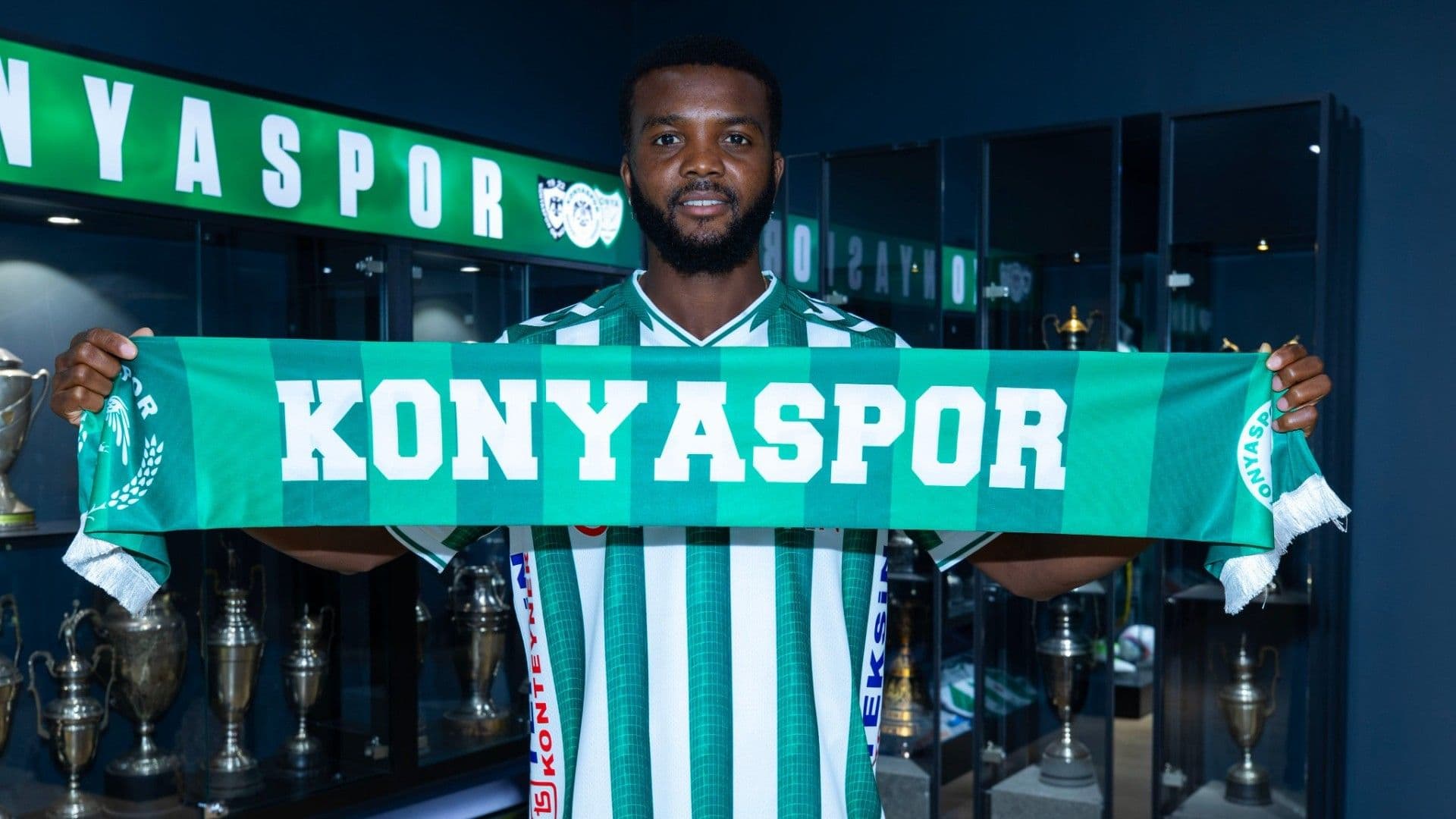 Chidozie Awaziem, Konyaspor'da!