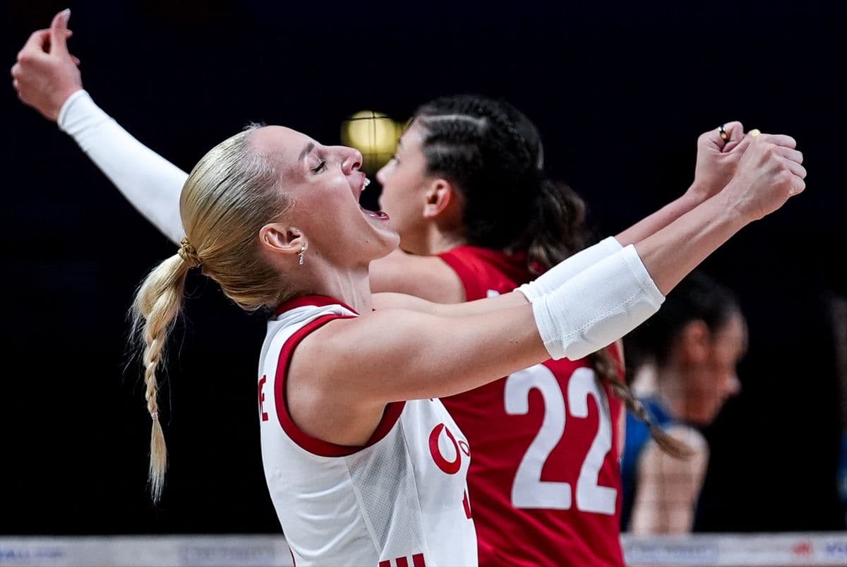 Milli voleybolcu Gizem Örge şampiyonluğun ardından babasına seslendi: "Baba buradayım"