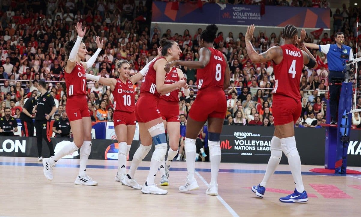 A Milli Kadın Voleybol Takımı, Milletler Ligi yarı finalinde yarın Çin ile karşılaşacak