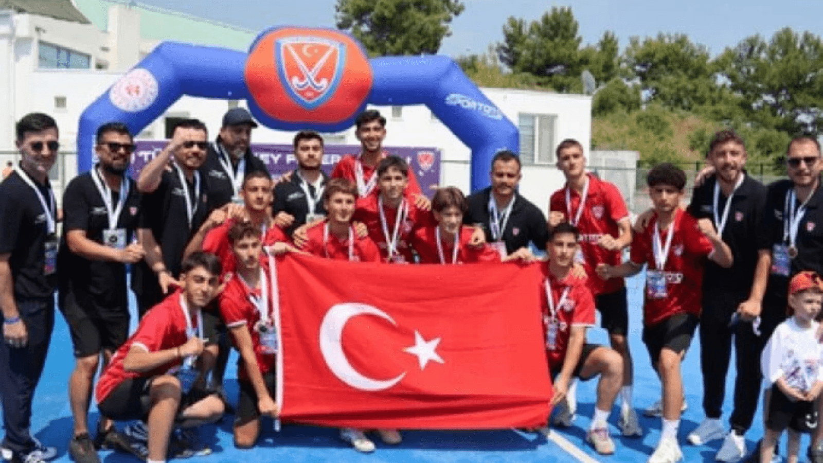16 Yaş Altı Erkek Hokey Milli Takımı Avrupa şampiyonu