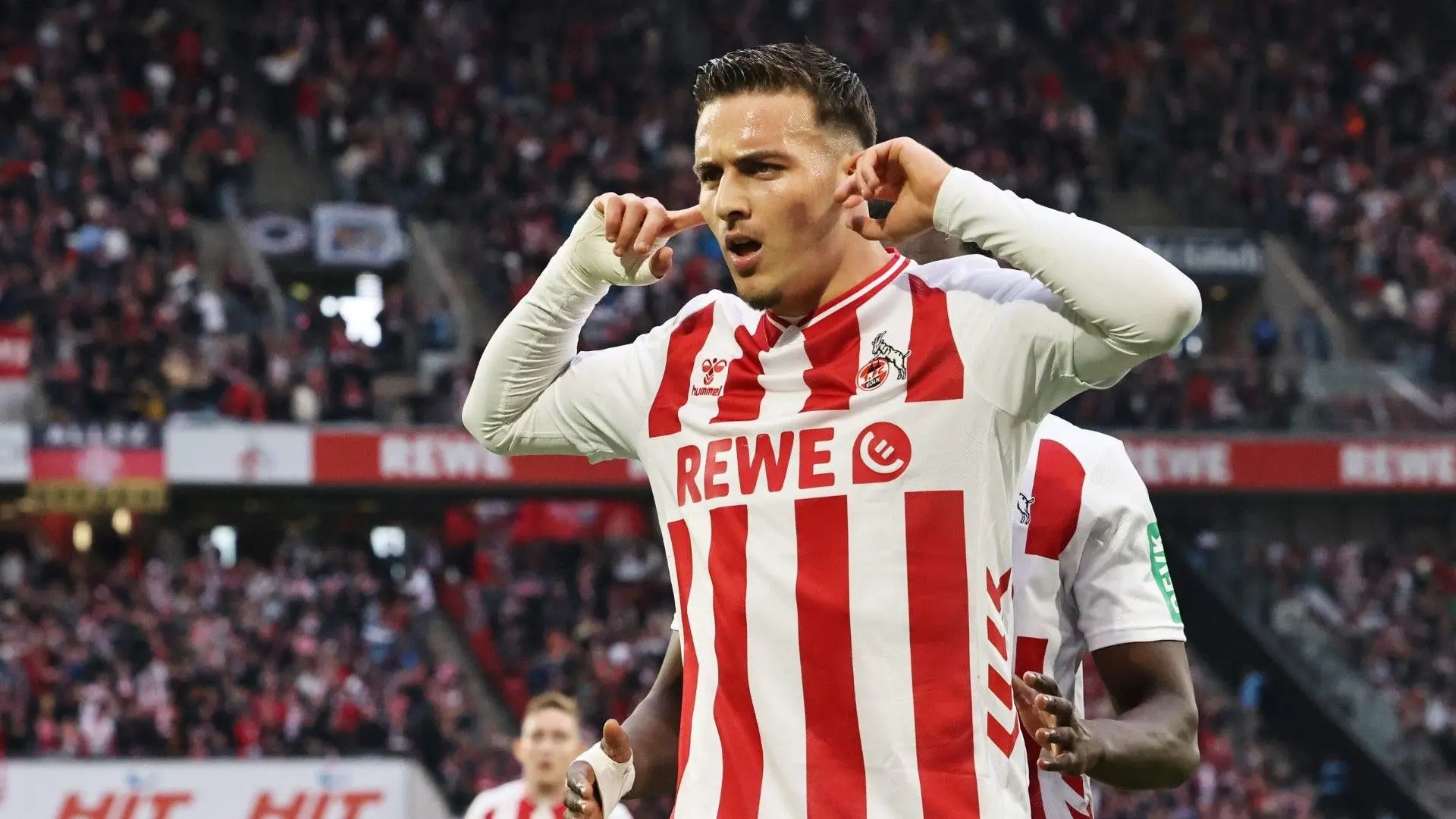 Borussia Dortmund, Bundesliga'nın genç yıldızıyla el sıkıştı!