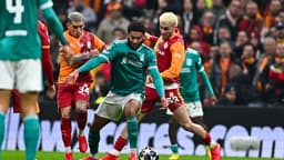 Devler Liverpool maçında tribünden Barış Alper Yılmaz'ı izledi!