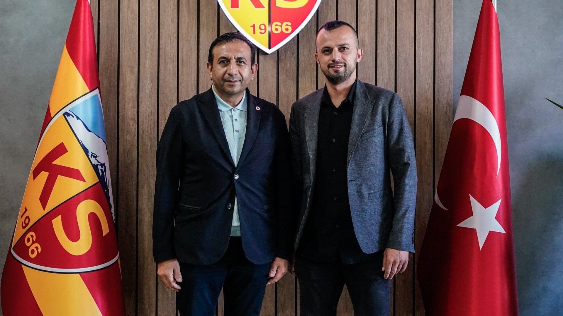 İlhan Parlak'tan 2 haftada istifa kararı!