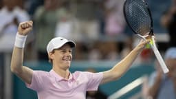 Jannik Sinner 'Sunshine Double' yaptı! Kortta tarih yazdı