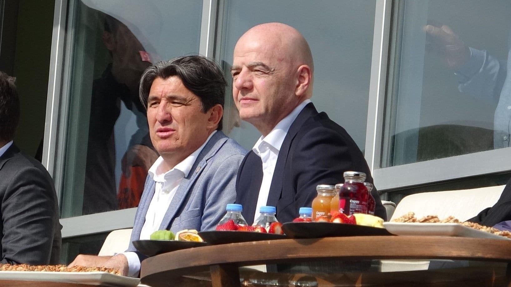FIFA Başkanı Gianni Infantino, İran Milli Takımı ile görüştü