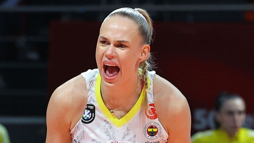 Ace kraliçesi Arina Fedorovtseva zirvede