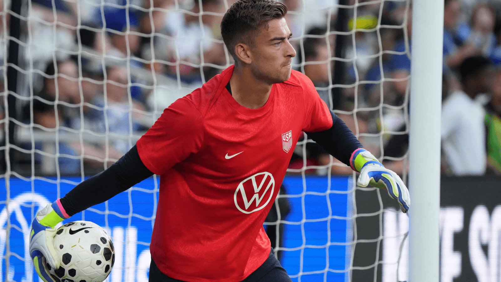 Klinsmann’dan kötü haber: maçta boyun omurunda kırık tespit edildi