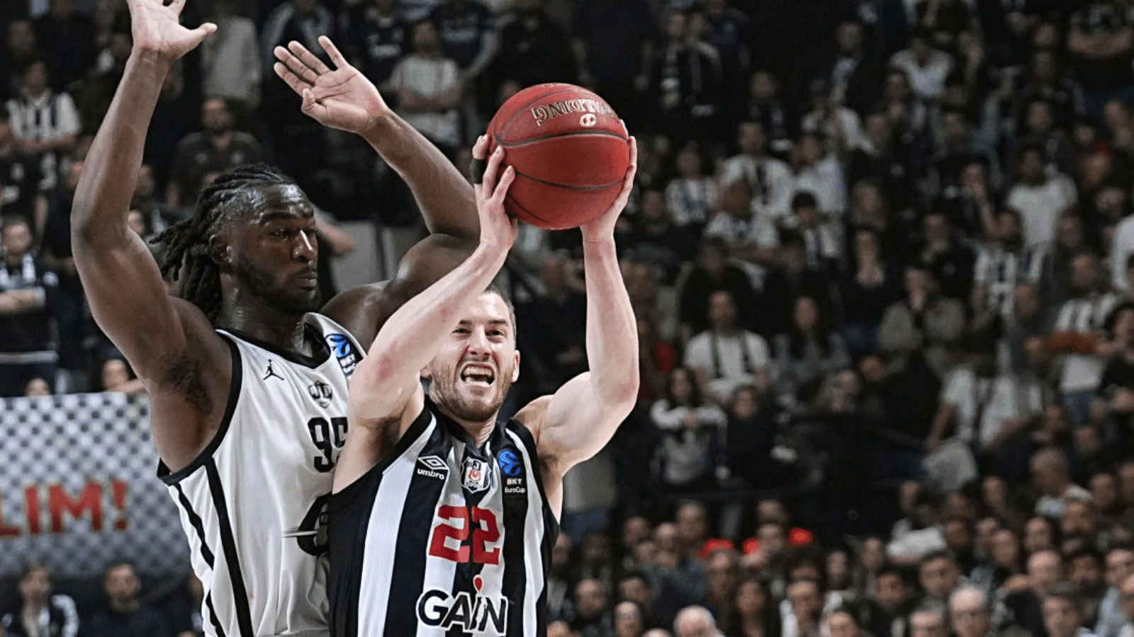 Beşiktaş finalde kritik maçta! Ya tamam ya devam