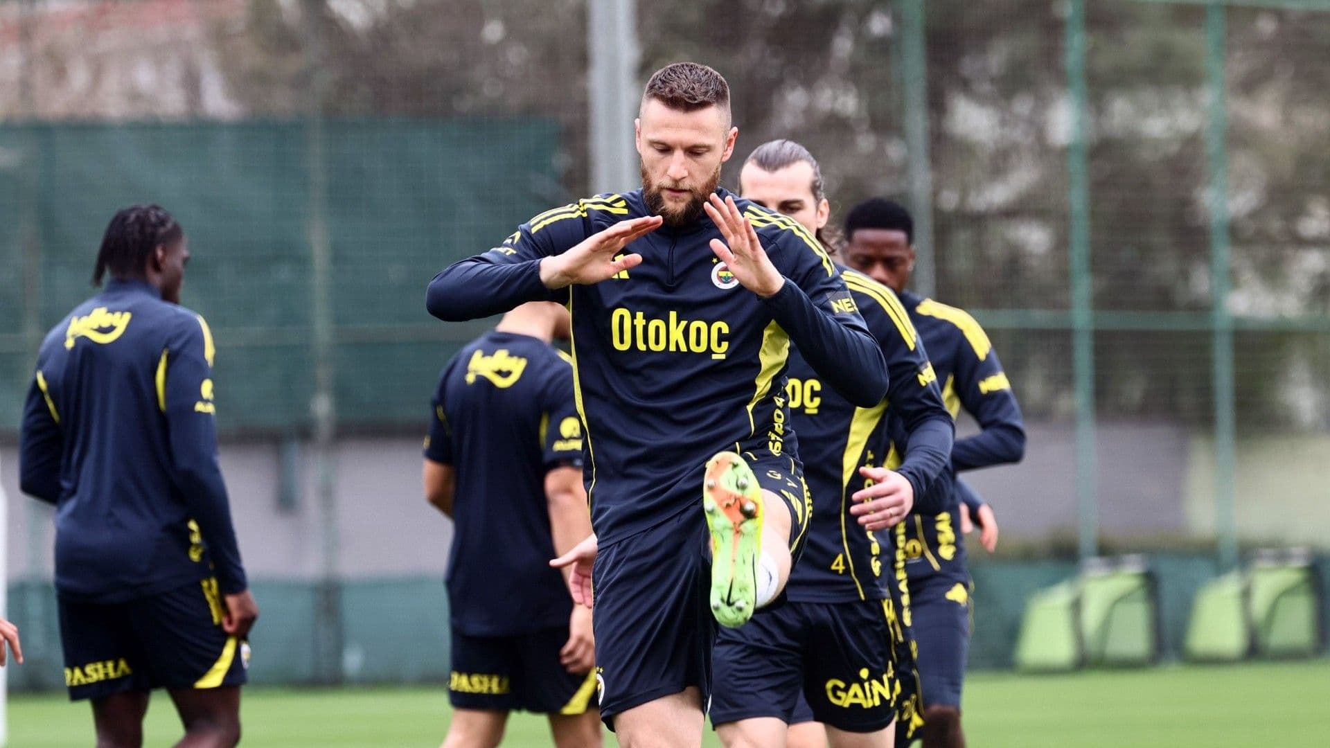 Fenerbahçe'de Beşiktaş maçı öncesi Milan Skriniar sevinci