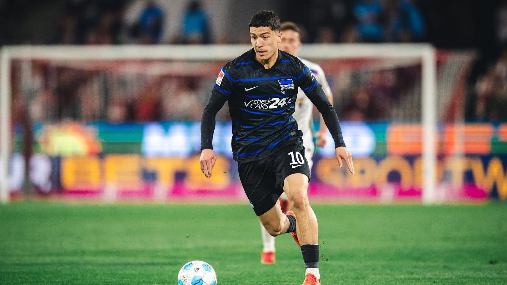 Maza bir yılda Bundesliga 2'den Manchester City'ye gidiyor!