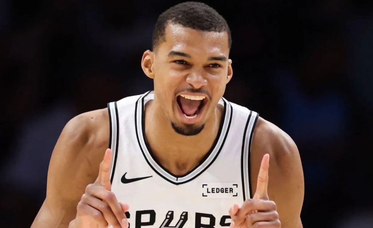 Tarihte bir ilkle yılın savunmacısı seçildi!