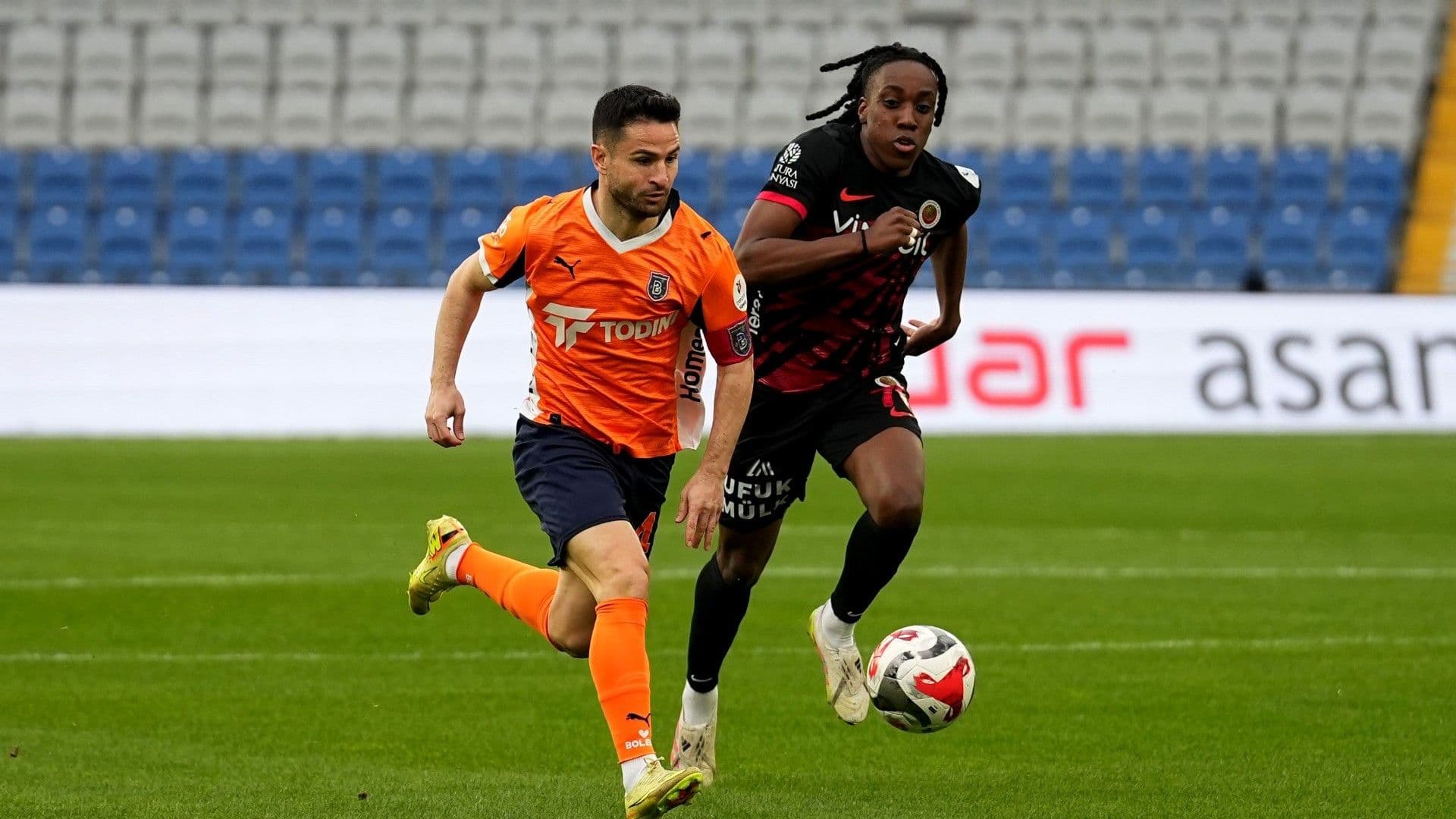 Başakşehir kazandı, Ömer Ali Şahiner'i kaybetti!