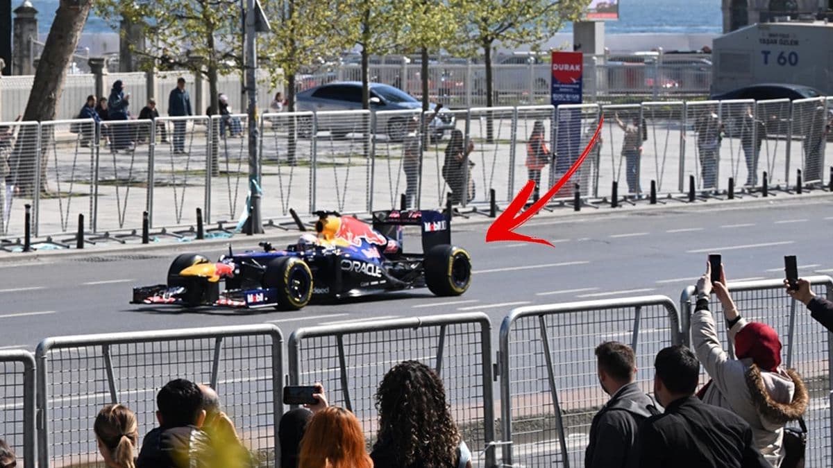 Formula 1 aracı İstanbul sokaklarında