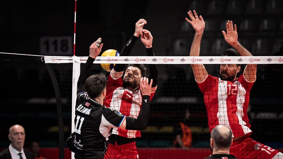 Halkbank’tan altın set zaferi: Efeler Ligi’nde sezonu 3. tamamladı