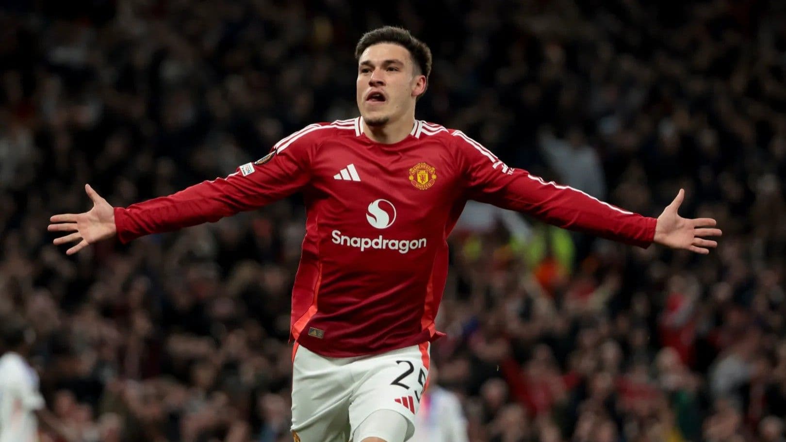 Manuel Ugarte'ye Süper Lig kancası! Manchester United'a veda ediyor