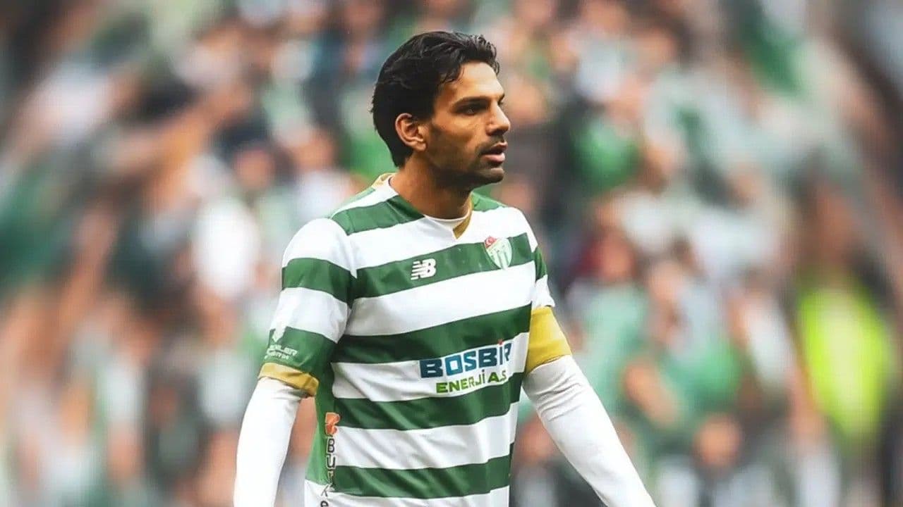 Bursaspor'da 2 kaptan Muhammet Demir ve Musa Çağıran kararı