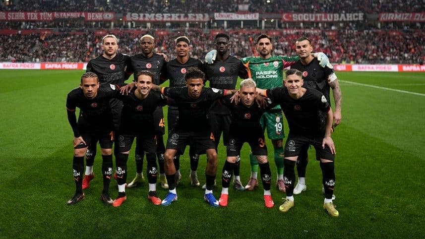 Galatasaray'da yıldız futbolcunun sözleşmesi 1 yıl daha uzadı!