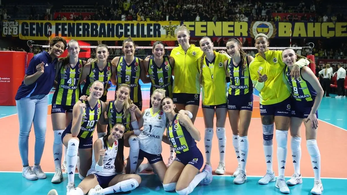 Fenerbahçe'de 3 oyuncuyla yollar ayrıldı