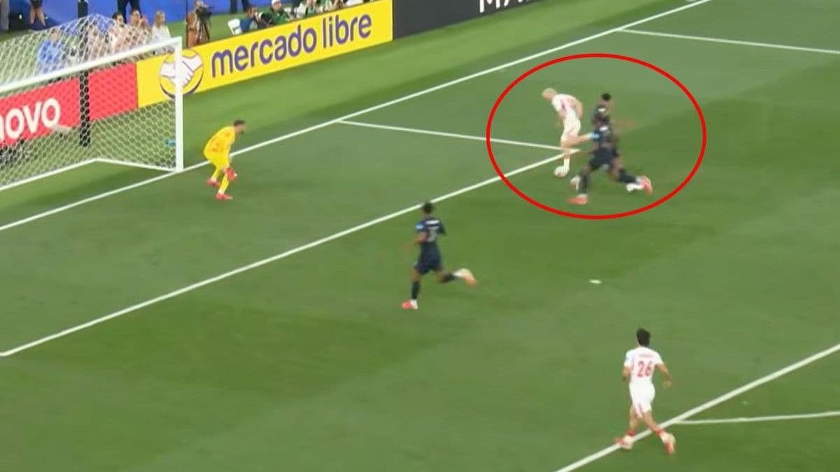 Azerbaycanlı spikerden Barış Alper'e sert tepki! Kaçan gole canlı yayında isyan etti