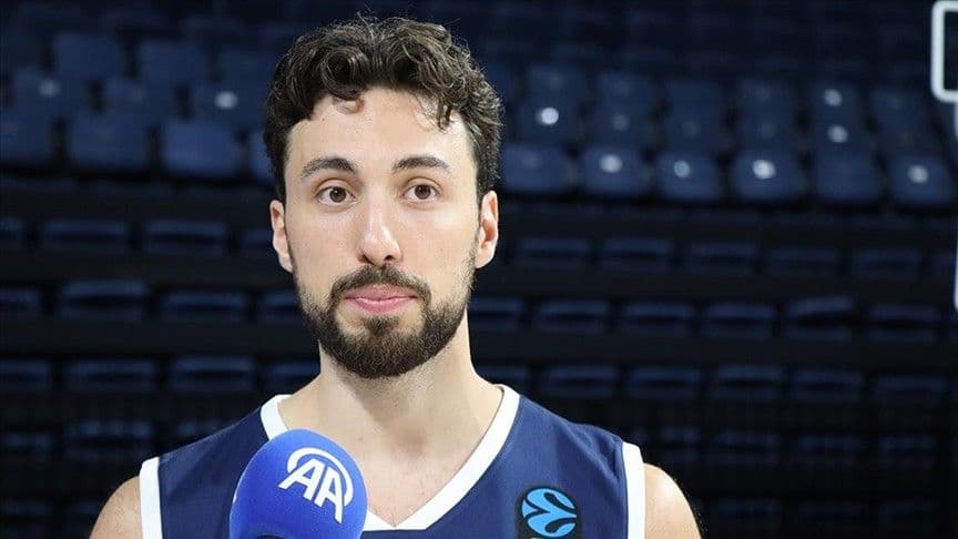 Bahçeşehir Koleji'nden İsmet Akpınar kararı!