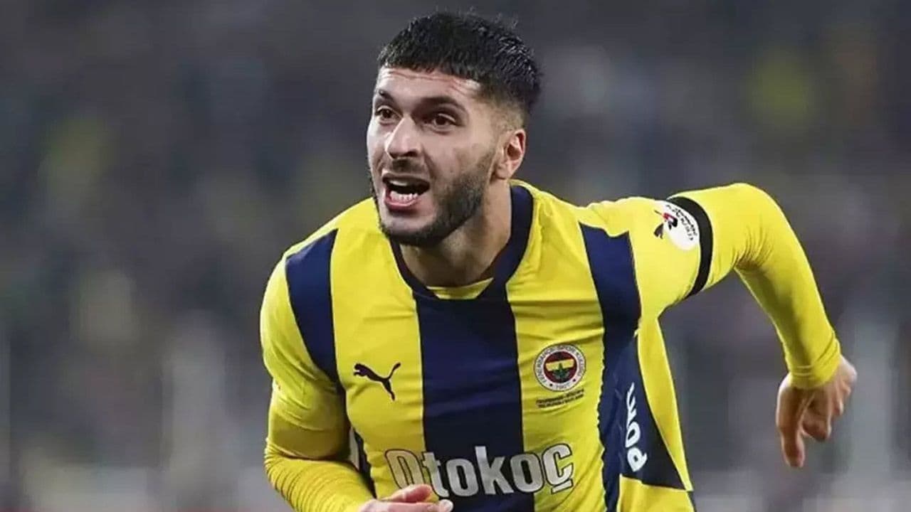 Beşiktaş milli futbolcuyu Fenerbahçe'den istedi!