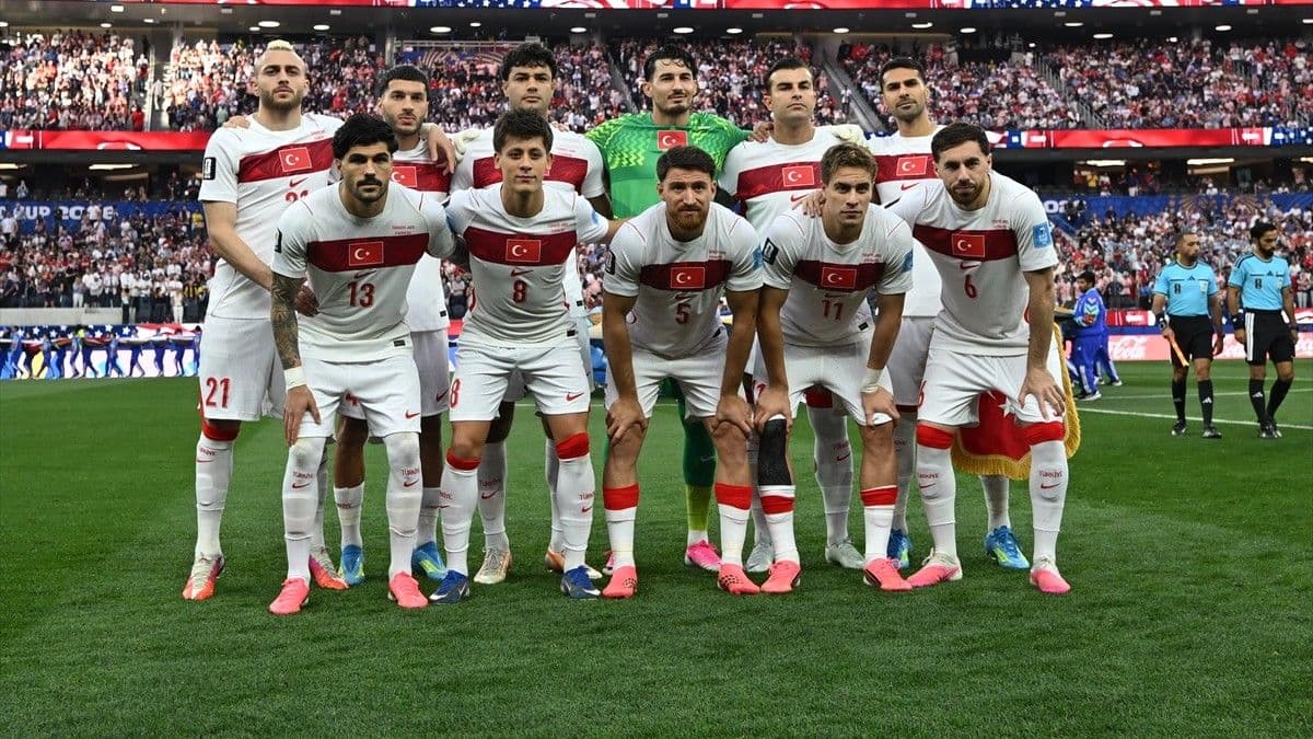 Beşiktaş milli futbolcuya resmi teklif yaptı!
