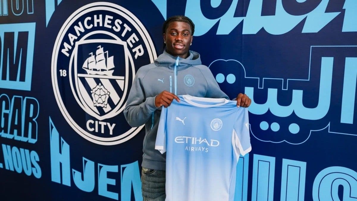 Dün 17. yaşını kutladı, bugün Manchester City'ye imza attı!