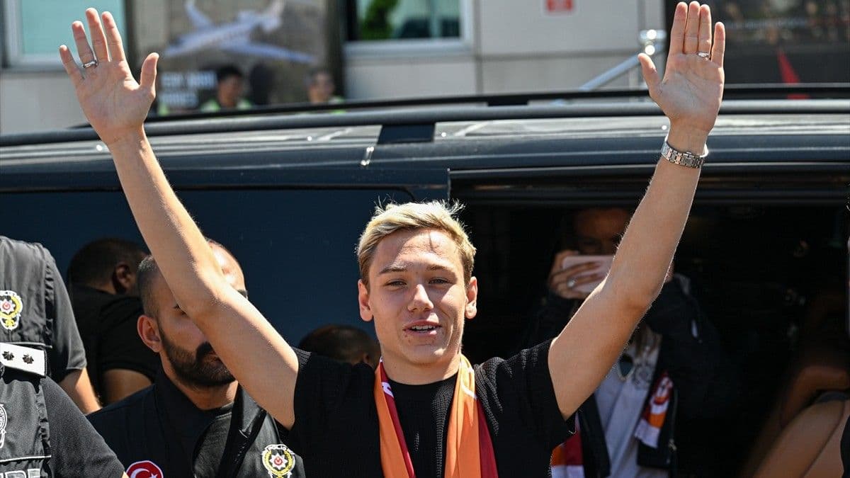 Rus on numara Batrakov'u İstanbul'a getiren Galatasaray, golcü transferinde mutlu sona çok yakın