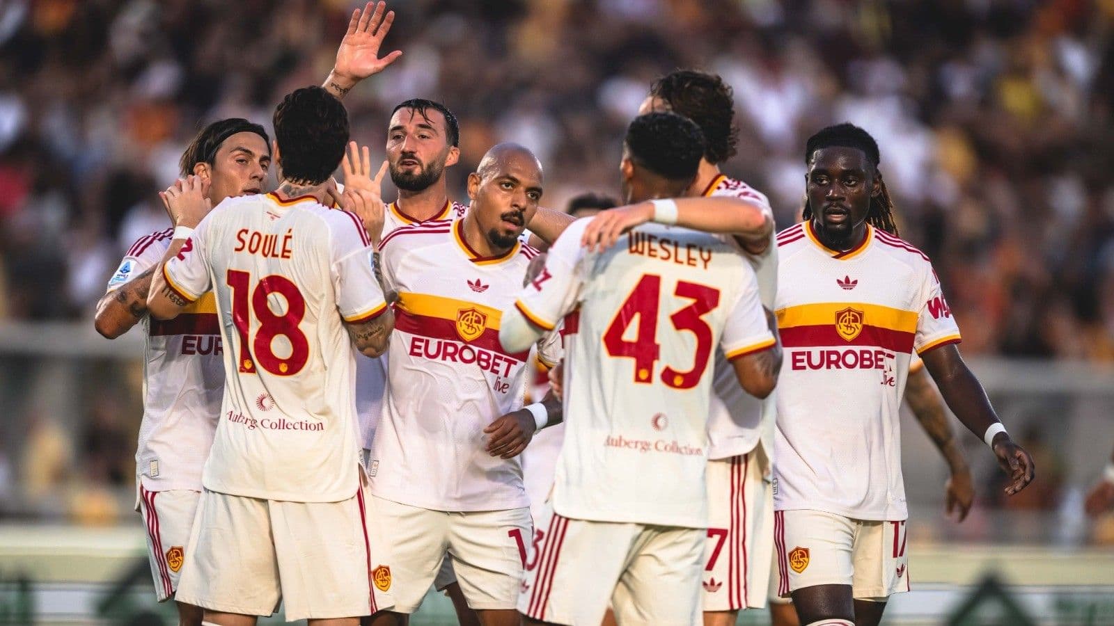 Fenerbahçe'nin rakibi Roma dolu dizgin! Lecce'yi farklı geçtiler