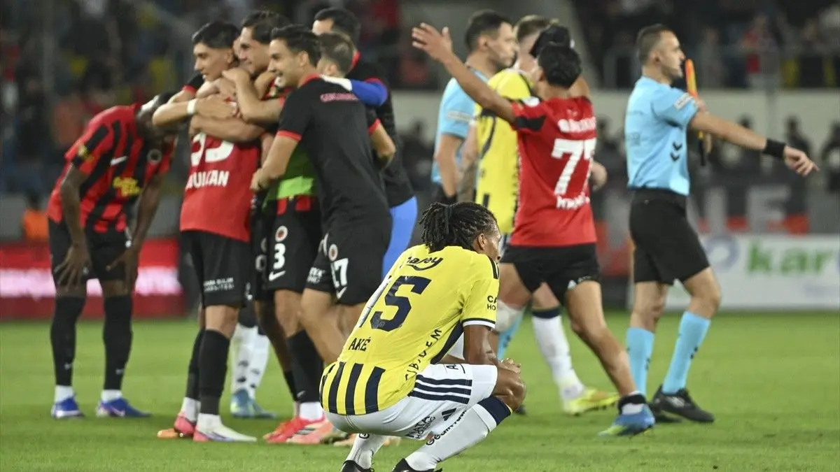 Fenerbahçe'nin penaltısı verilmedi! Trio yorumladı...