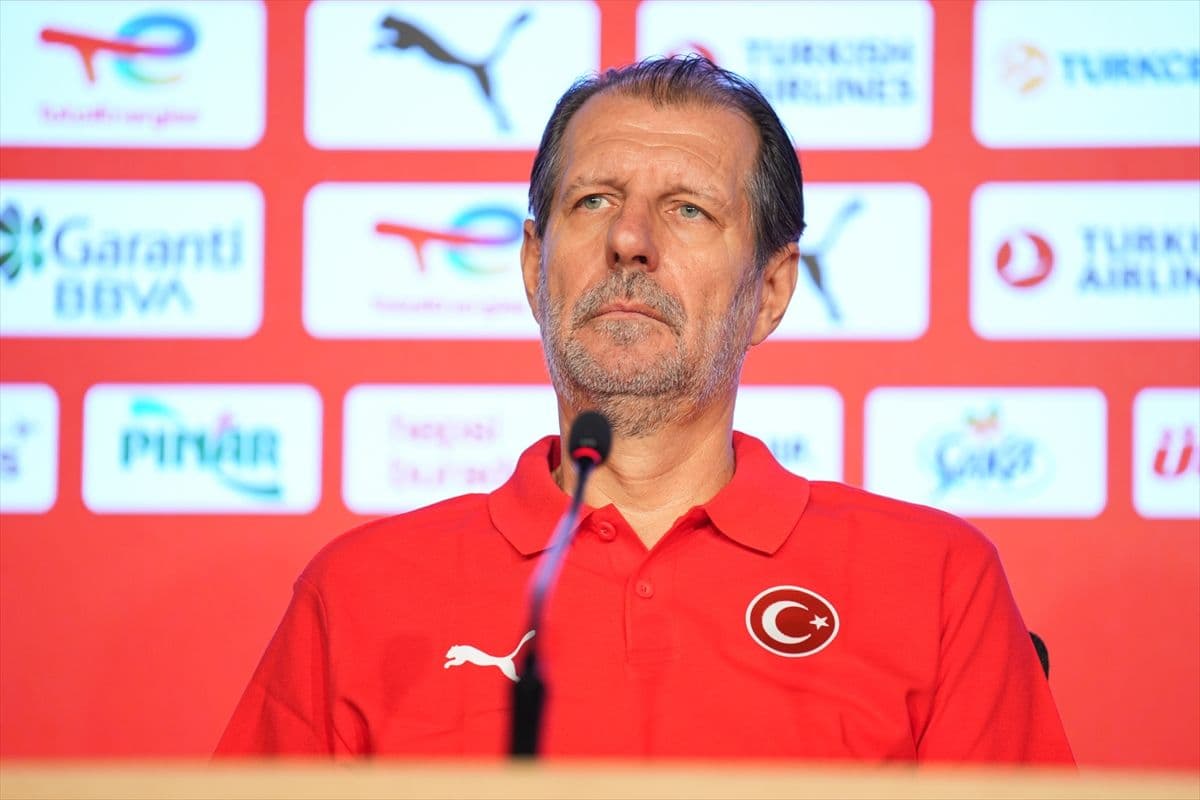 A Milli Kadın Basketbol Takımı Başantrenörü Andrea Mazzon: "Herkesin bizim hakkımızda endişelenmesi gerekiyor"
