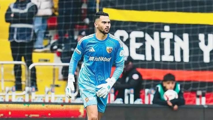 Deniz Eren Dönmezer adım adım Hull City’ye!
