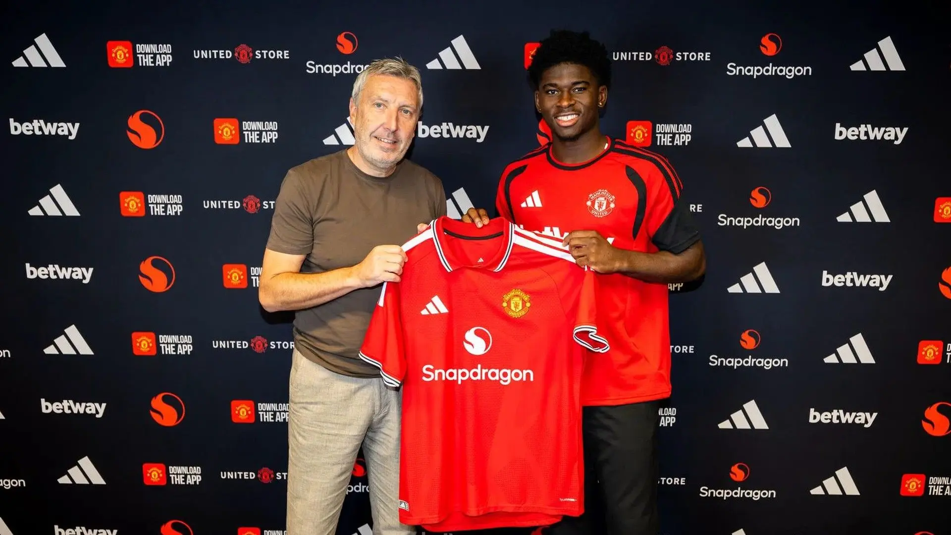 Manchester United'a 70 milyon sterlinlik orta saha!