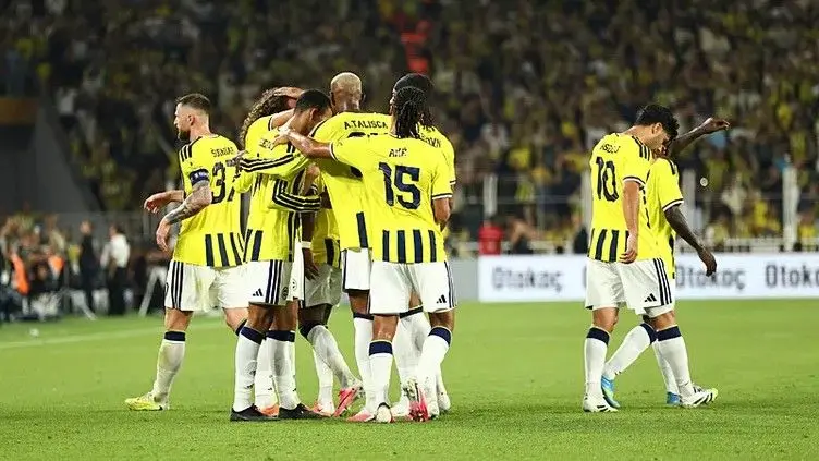 Fenerbahçe'de ayrılık rüzgarı! 3 isim yolcu