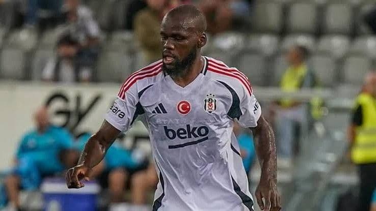 Beşiktaş'ta flaş gelişme: Yıldız futbolcunun sözleşmesi feshedildi!