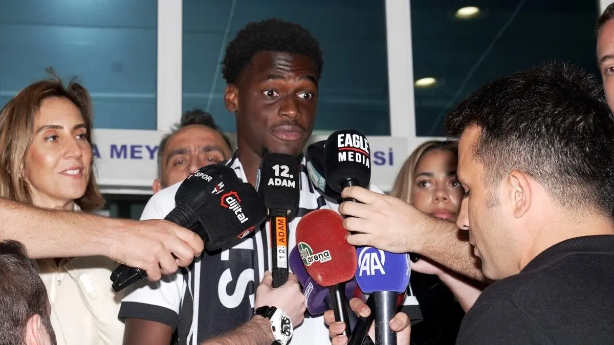 Hollandalı futbolcu Ernest Poku, Beşiktaş için İstanbul'a geldi